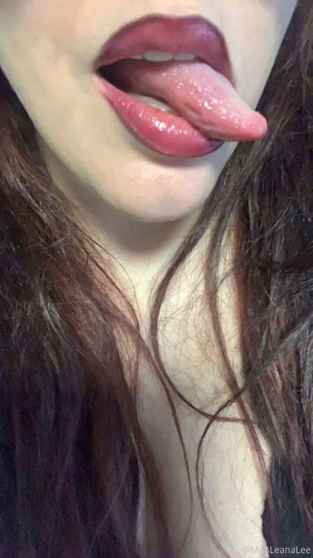 Fill my mouth 👄 up today.