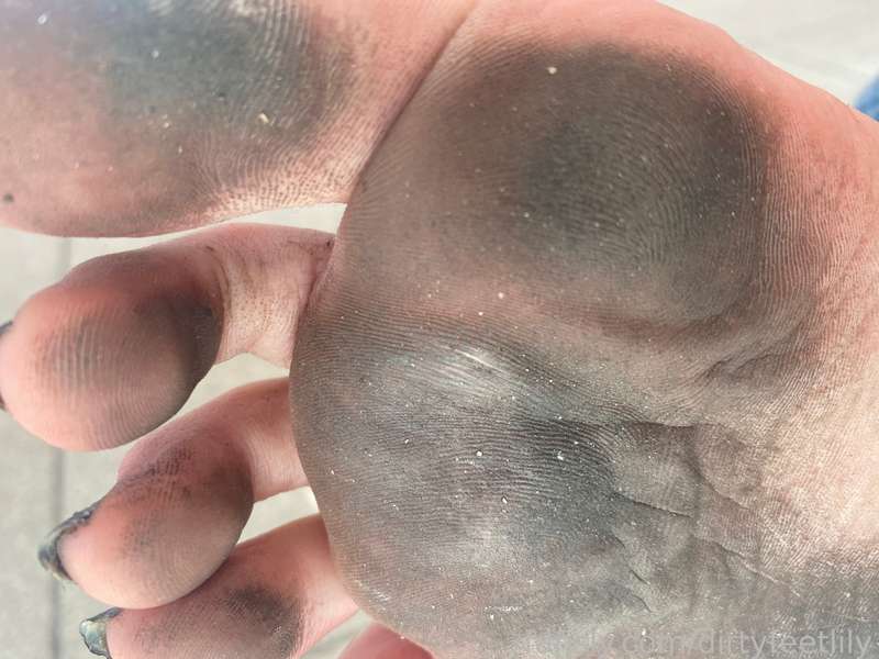 Dirtyfeetlily - Fansly - 10 Feb, 2025 1