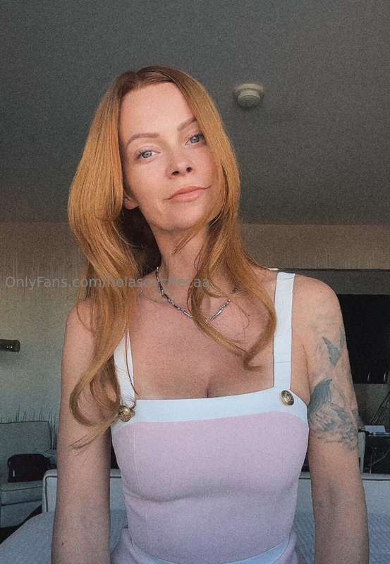 do you like this top? how about these tits? 😜😘