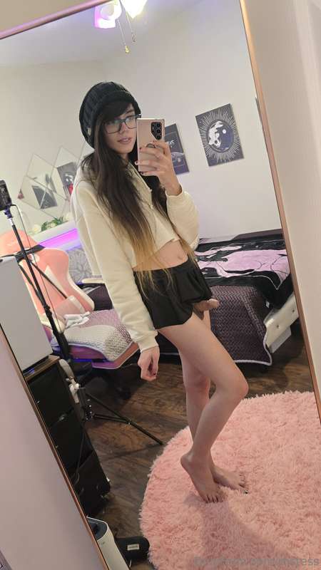 Wanna play with me and my little gooner clit? 🥺 6