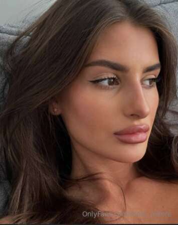 My girlfriend @wowtishais a real nymphomaniac who enjoys bei..