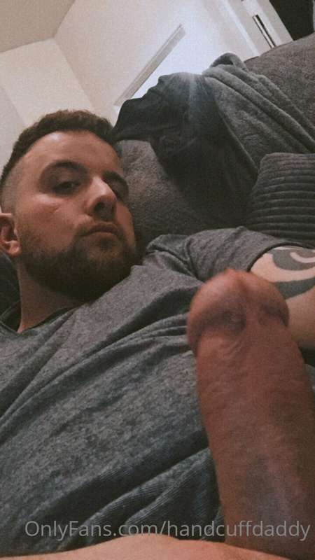 I can upload again!!!! So who wants to suck my dick!! 😜😜😜 1