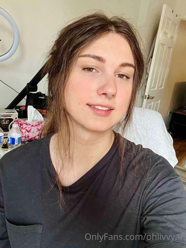 too hot lately to make any content since the ac in my apartm.. 4