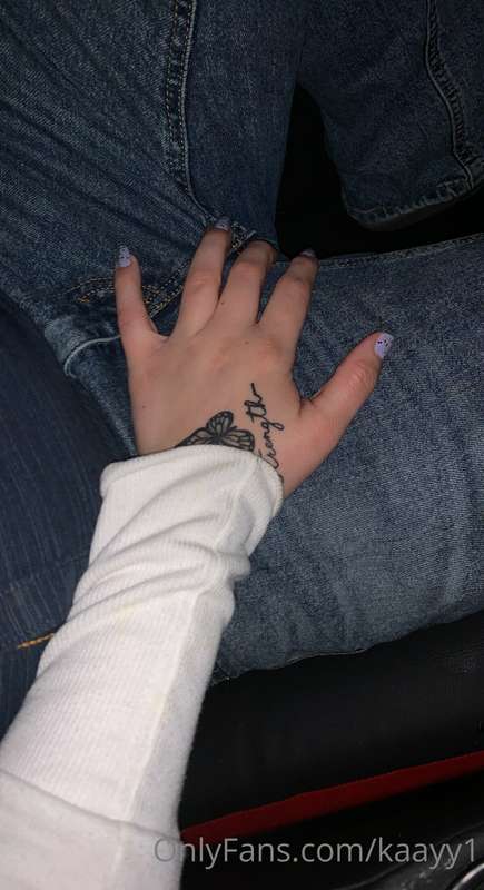 Ever give a handjob at the theatre?

Checcckkkk 🍿 🤪