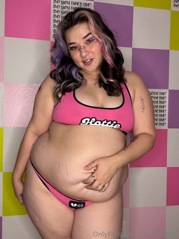 When your belly hangs so low it hides the design on your pan.. 1