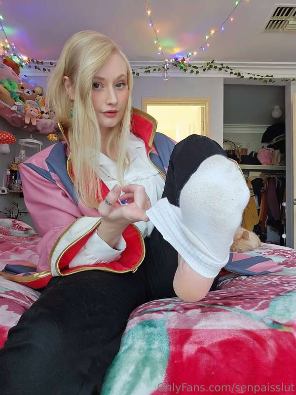 What's better, my sweaty socks on or off?  I can assure you .. 4