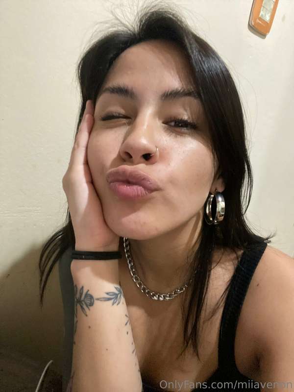😘😘😘 1