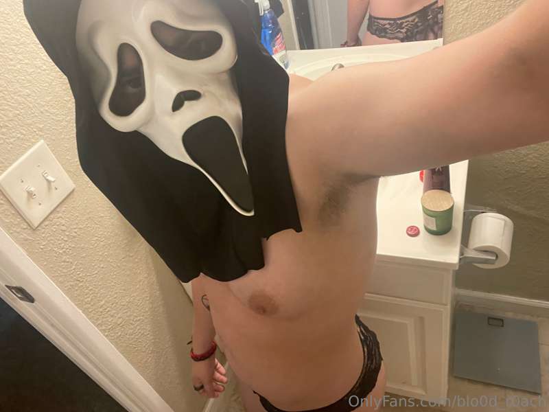 the rest of the ghost face photo shoot😁 give me some ideas o.. 3