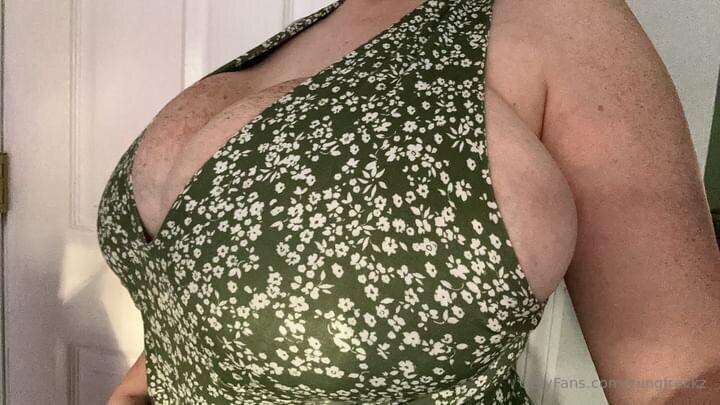 New dress pic 😘 if you're new and you didn't get today's pas..