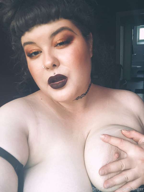 sunset eyes and boobs. always boobs 💕 2