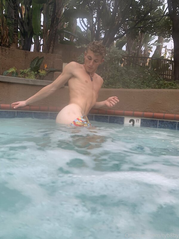anyone down for a little skinny dipping ???