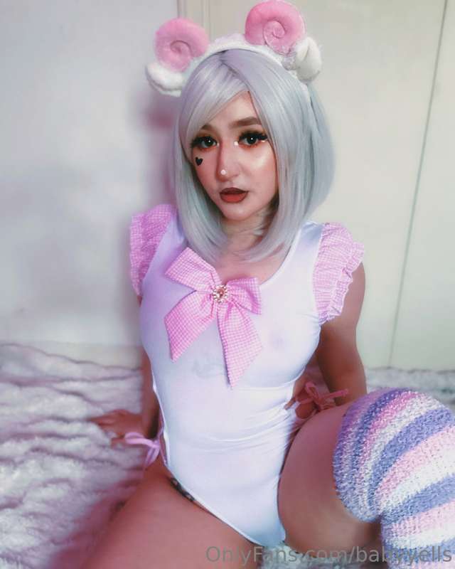 i got a new onesie do you like it?🌸