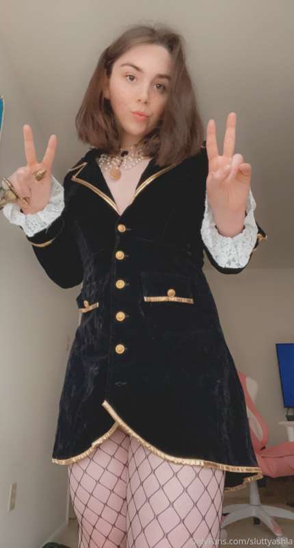 Happy Halloween!! Can ya help me find da booty mateys? 4