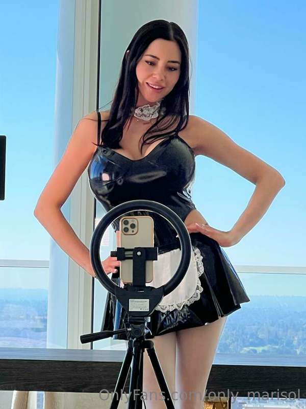 Not your ordinary maid 😍😘