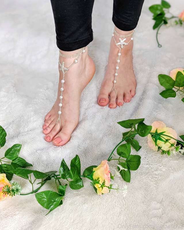 What do you think of these barefoot sandals? 🐚 8
