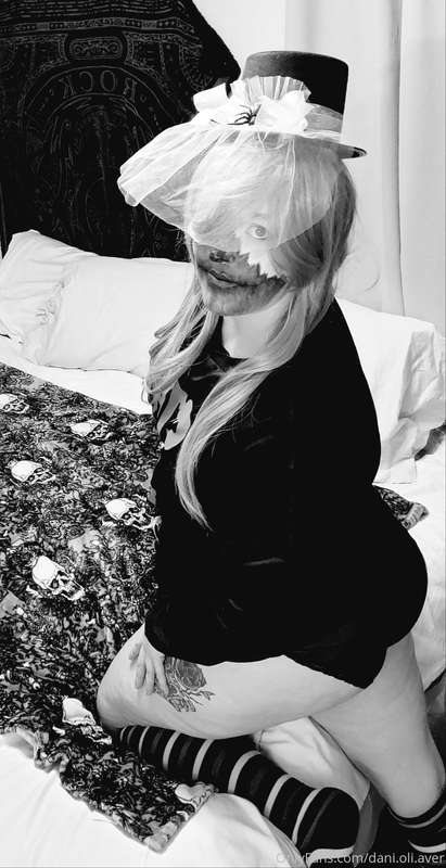 Dani.Oli.Aver - Onlyfans - 30 Mar, 2021 2
