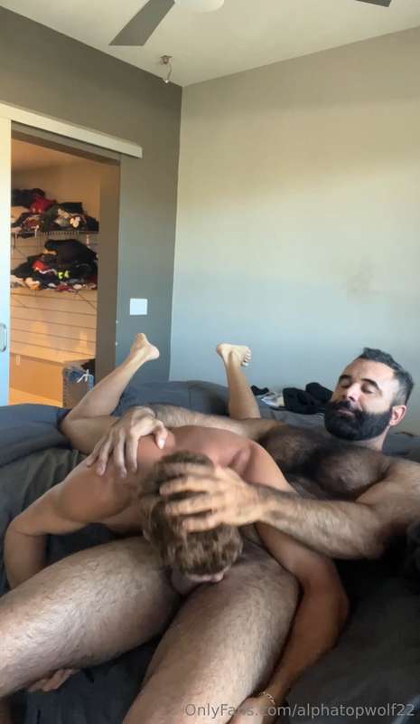 This beautiful bottom came into town and Daddy welcomed him .. 32