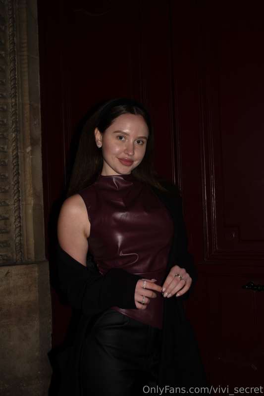 This door matched the color of my outfit so perfectly that I.. 1