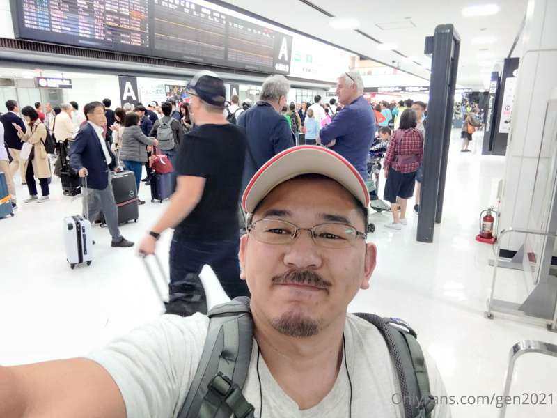 もう３年近く前かー、東京行きたいな～
ちなみに一枚目の写真成田なんですが、豪雨の時だったので成田難民になった時のですｗ
..