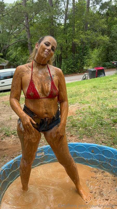 Was really muddy message me if u want the whole set with my .. 3