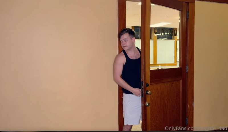 JANITOR'S CLOSETWhen Ryan saw janitor Beau walk by and into .. 3