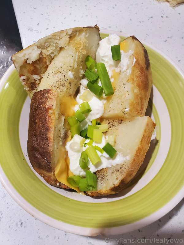 🥔 Air Fryer Baked Potatos 🥔 2