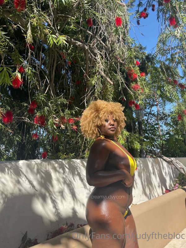## Having MAJOR Easter 🐣 SALES on my premium pages 🔥
Premium..