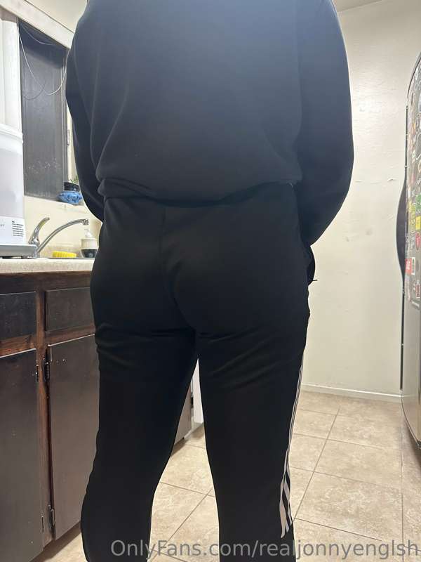Booty in the Kitchen 😝🍑👨‍🍳