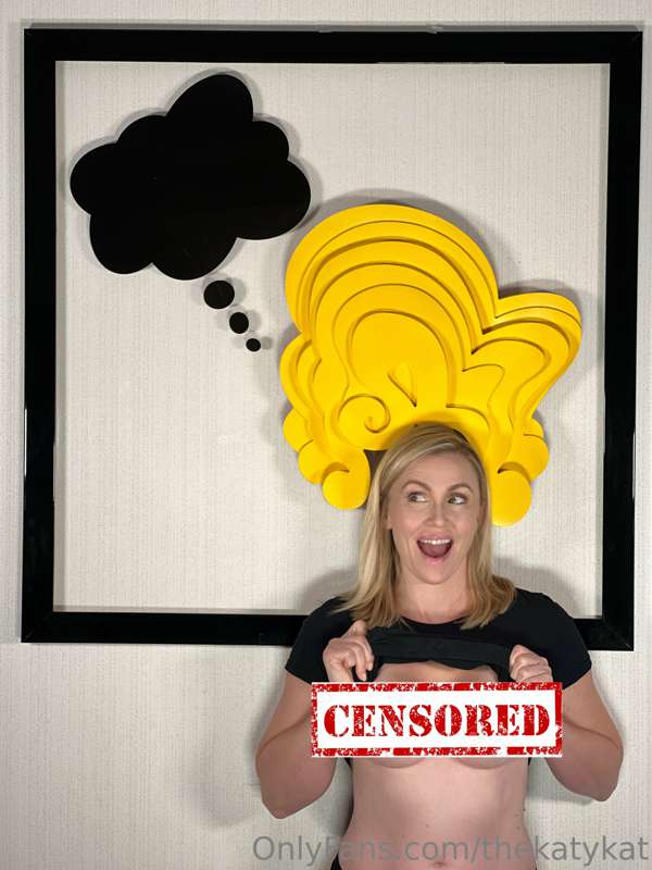 ***Blondes have more fun!***  No question.  What am I thinki..