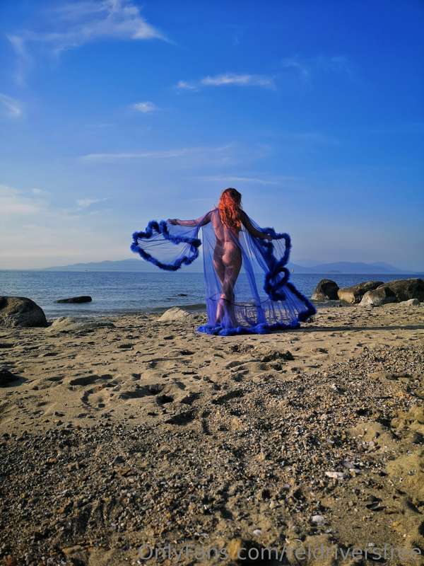 Just out for a little morning walk on the beach...😉
