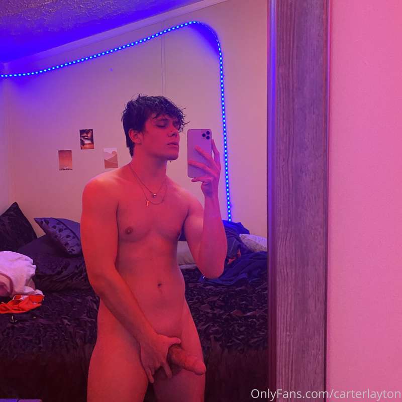 in need of a tight hole 🥵 2