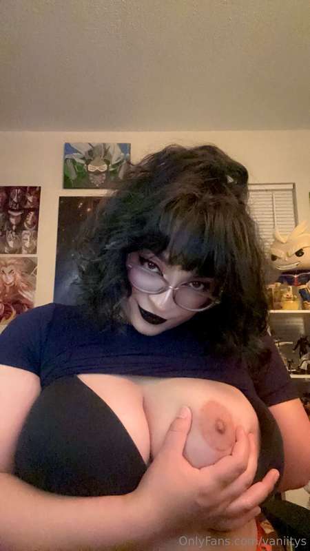 Can I be your personal cream dispenser??🥵😈 2