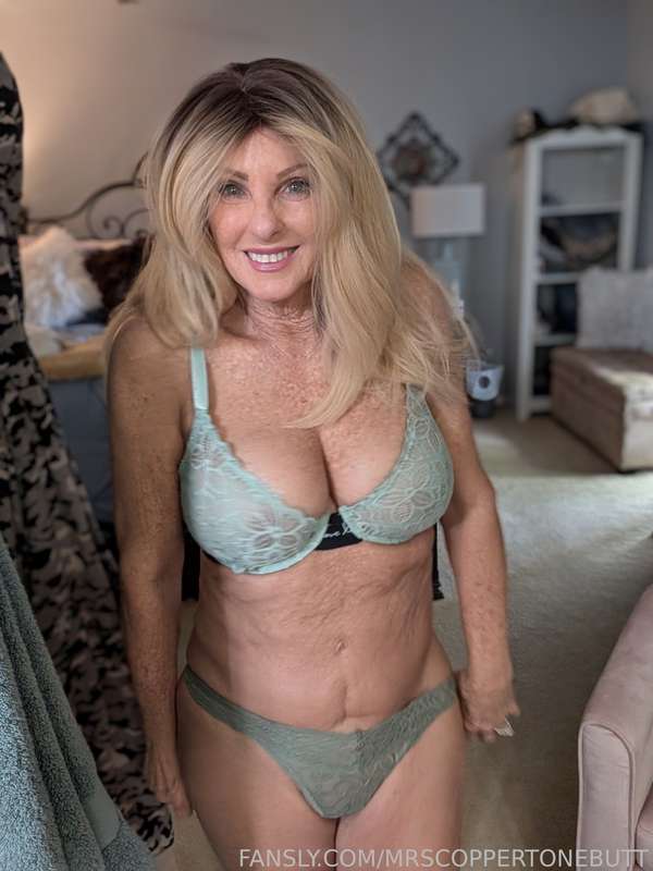Mrscoppertonebutt - Fansly - 15 Apr, 2025