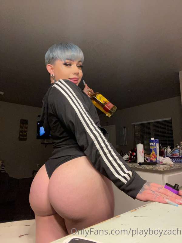 Who wanna take shots wit me?🥰