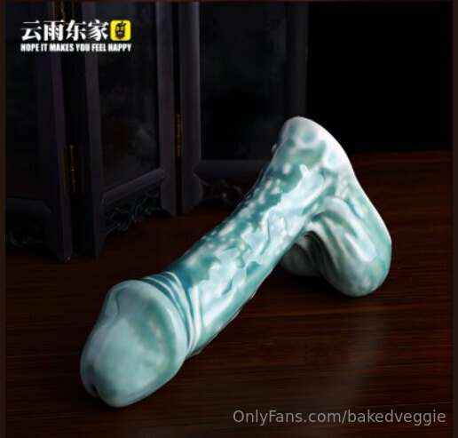 Got 4 new toys coming in 😳 which one do you want to see me u.. 3