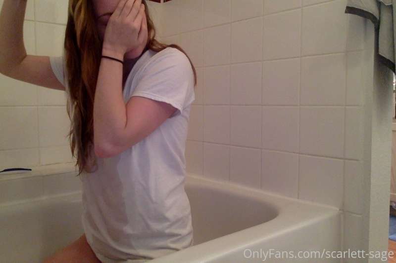 [15 Photos] Pt 1 of this 3 year old wet t shirt set! 2
