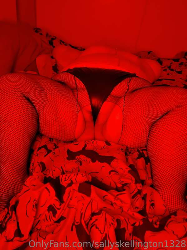 I need a face between my thighs asap! Any volunteers?