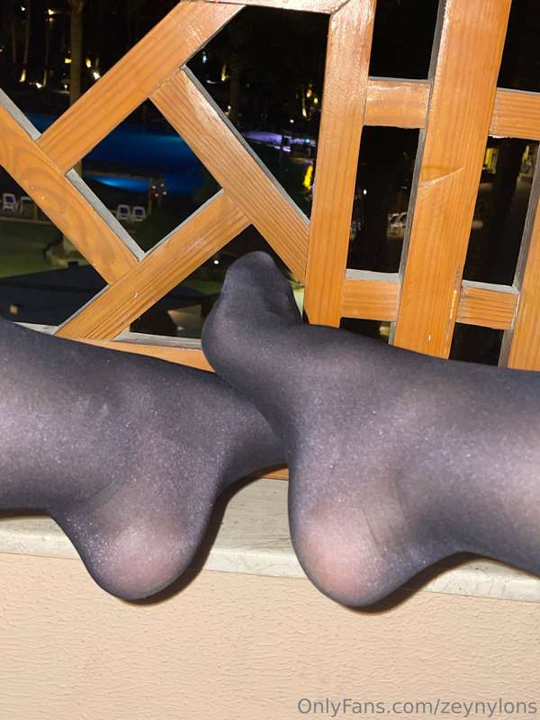 Zeynylons - Onlyfans - 29 Jun, 2025 3