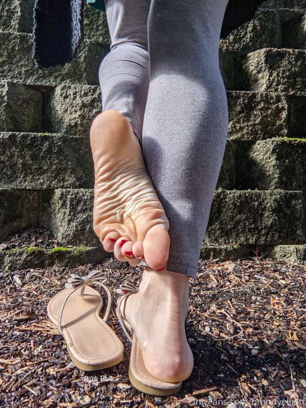 Happy Flip Flop Friday 😘