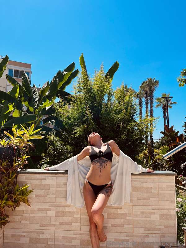 I want to feel you 🍌inside my sun-warmed body☀️ how you like..
