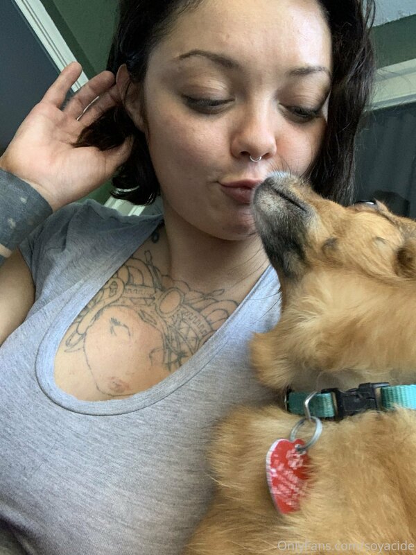Most of my time in Florida was spent kissing my friends’ dog.. 3