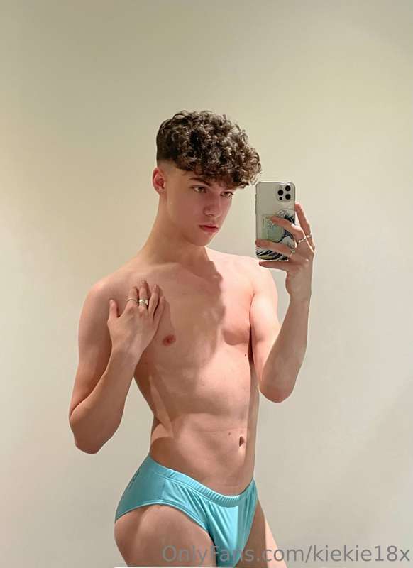 Your favourite bum boy 😛 5