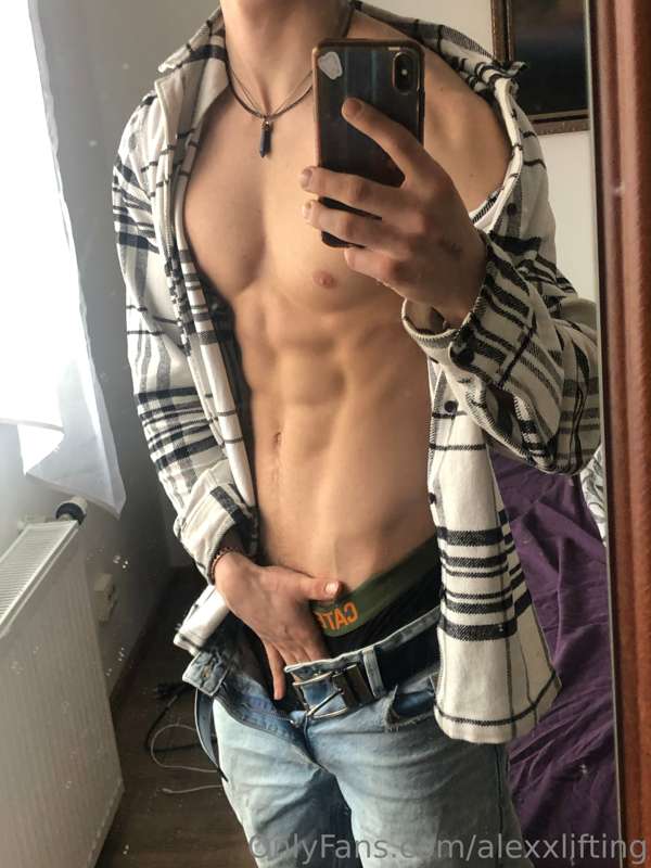 Any Plans For This Weekend? 😏 Message Me To Have Some Fun 😈😈..