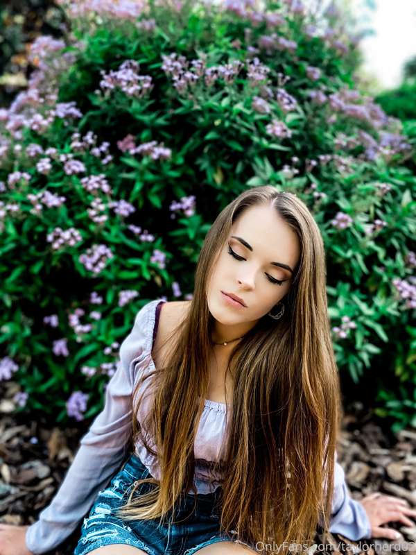Here are some extra photos from a shoot back in June. These ..