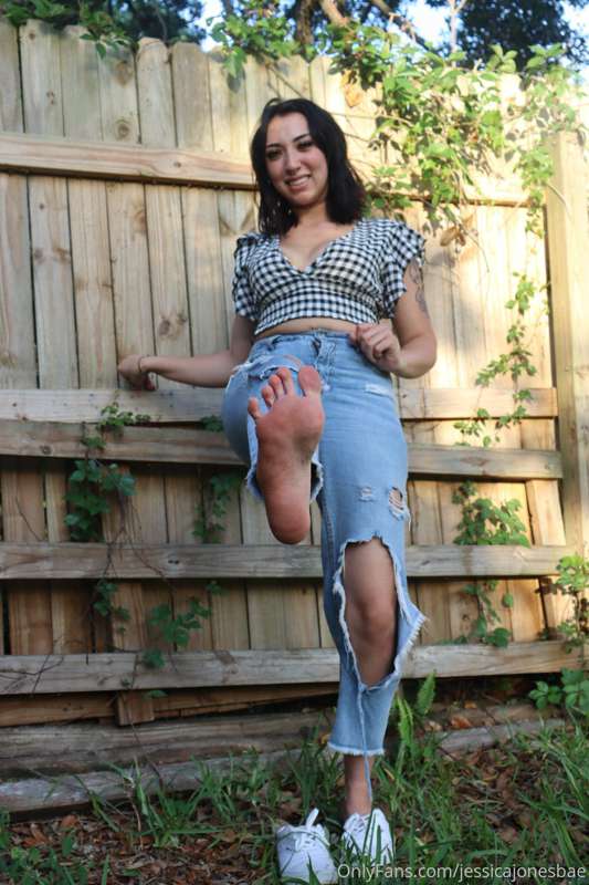 Who loves my big feet and wants a giantess custom ;) *photos.. 4