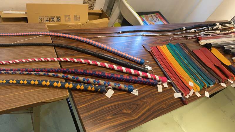 @fetishism_ten 
フェチ職人展☀️

名物受付嬢と戦利品と
出品してる商品たち 1