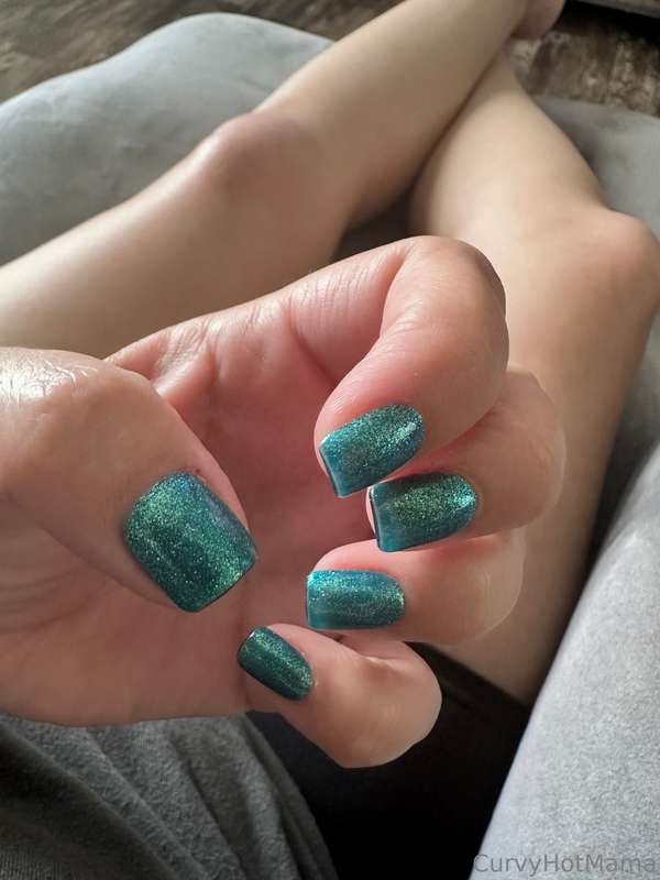 Would my pretty new nails look good wrapped around your 🍆 💦💦