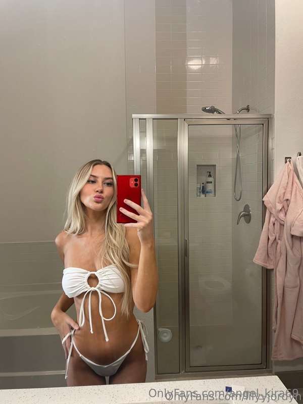 @lilyyjordynENJOY THIS SWEET, GENTLE ANGEL😇 @lilyyjordyn🥵She..