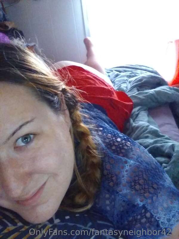 Just laying in bed, wishing I had someone to massage my thic..