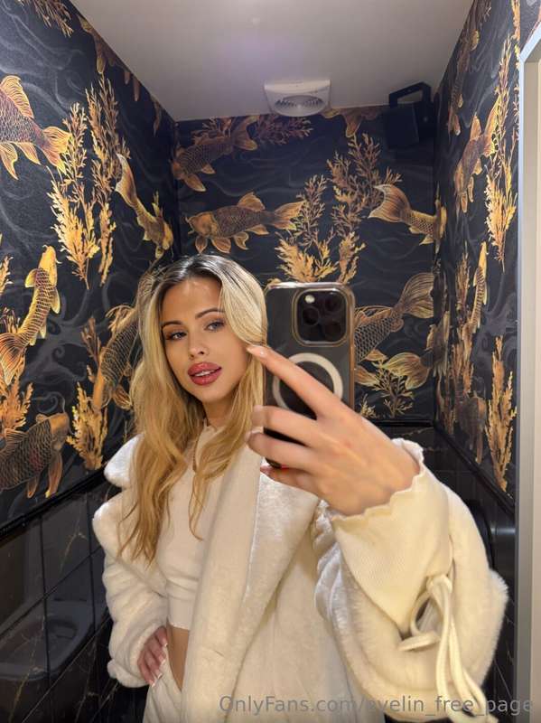 🔥𝗙𝗥𝗘𝗘 𝗢𝗡𝗟𝗬 𝗡𝗢𝗪🔥This anime skinny bby 😇 @firesophia is twirli.. 1